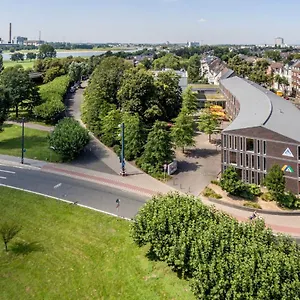 Jugendherberge Duesseldorf Дюссельдорф